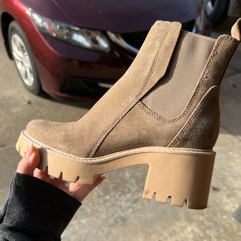 COPY - Women’s Dolce vita suede boots size 6